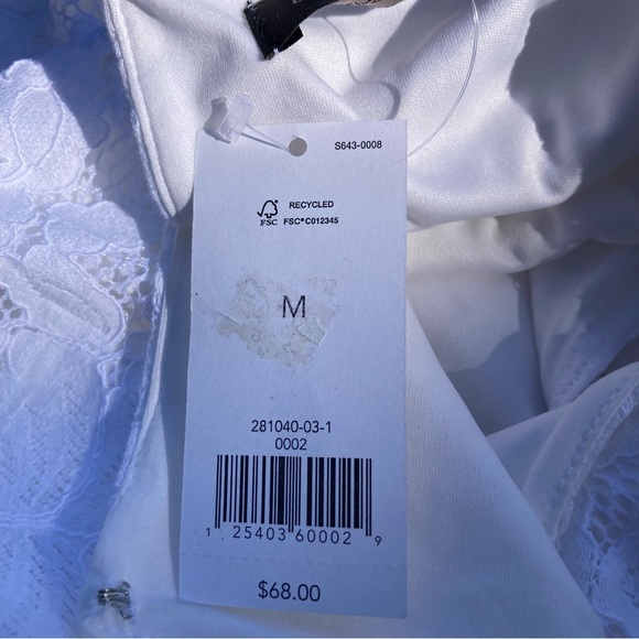 Banana Republic women’s size M, white, lace blouse, w/attached lining, NWT - Picture 9 of 14
